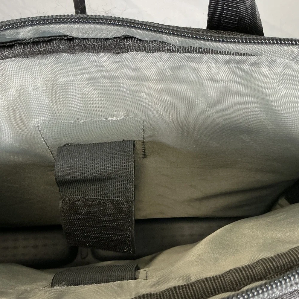 Targus Black Laptop Briefcase Messenger Bag Padded Computer Case Shoulder Strap
